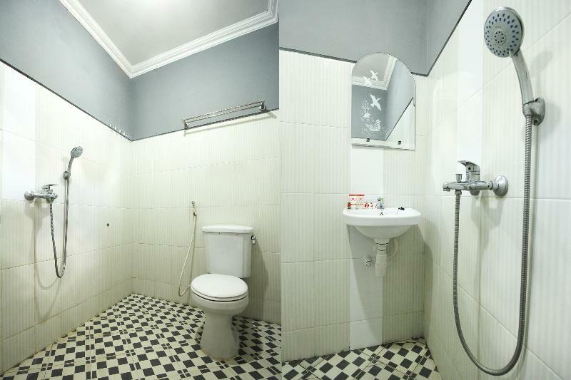 Oyo 572 Omah Gedongkuning Syariah Homestay Yogyakarta Exterior photo